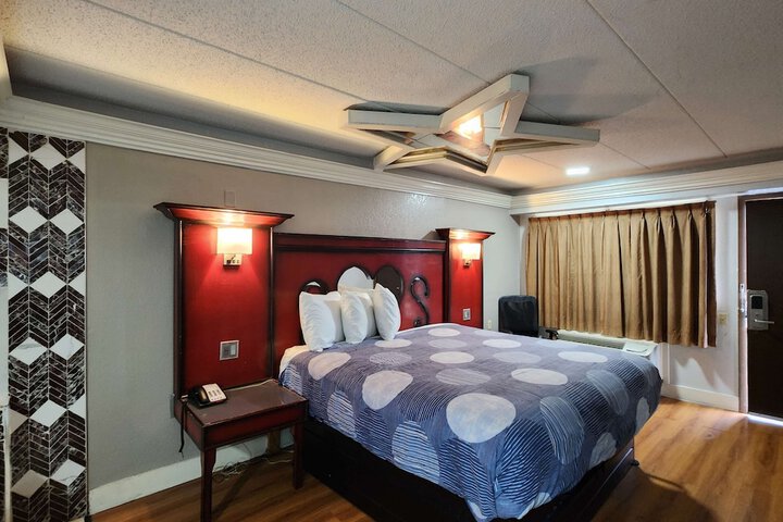 Room 60 of 67