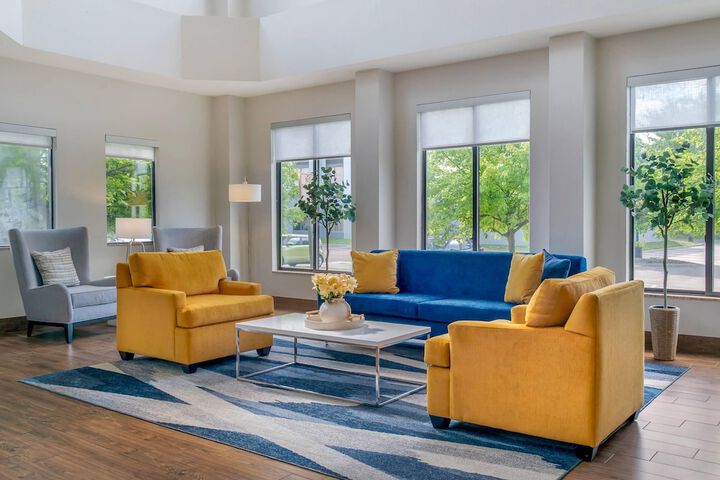 Comfort Suites Auburn Hills-Detroit