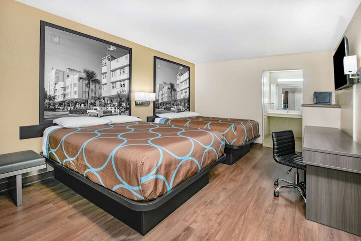 Room 8 of 26