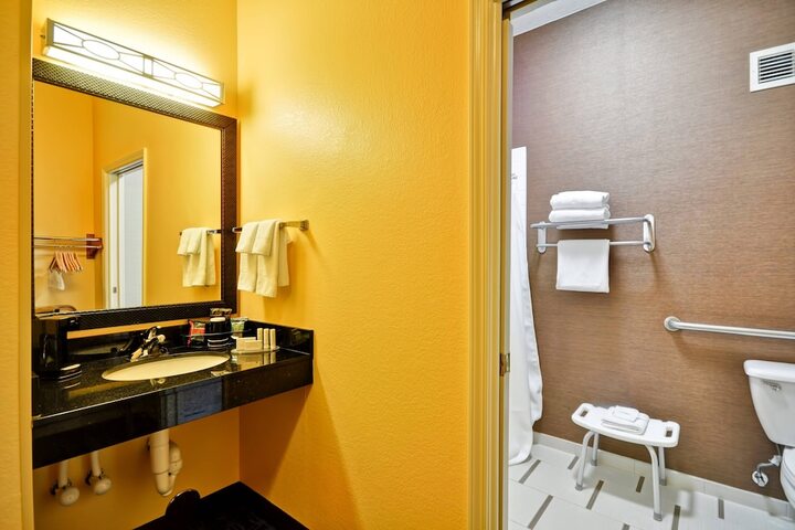 Room 16 of 24
