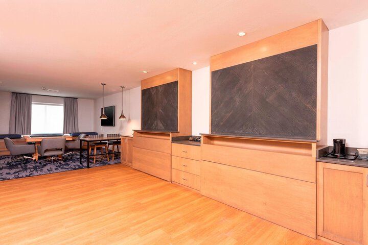 Room 40 of 82