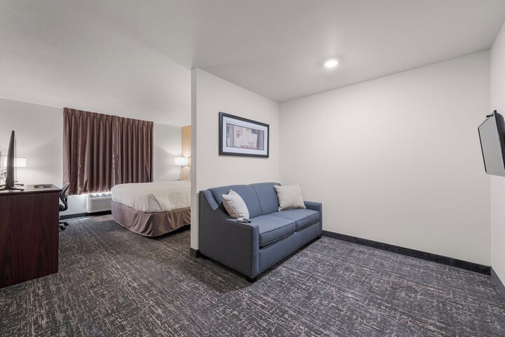 Cobblestone Hotel & Suites - Urbana