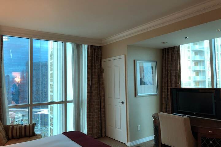 Room 27 of 57