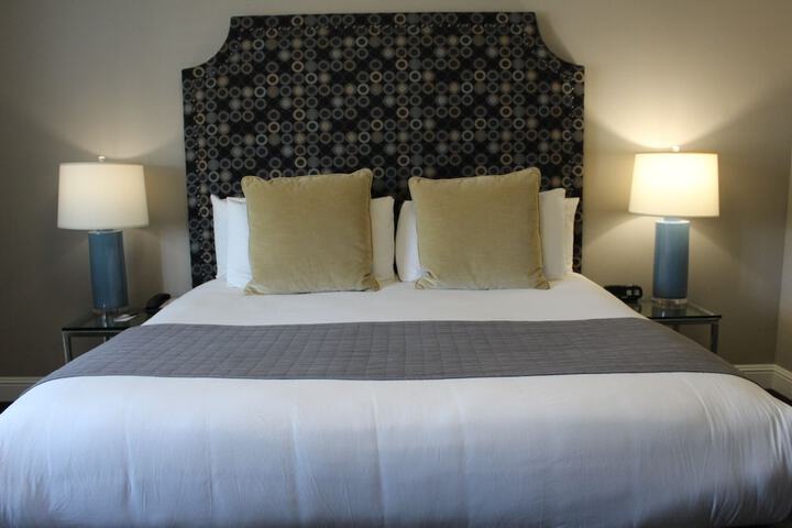 Room 15 of 34
