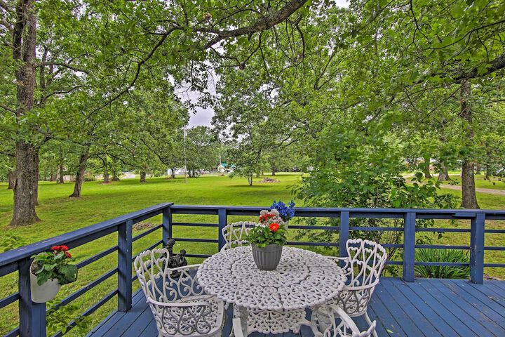 Hot Tub & Deck: Tranquil Home Near Grand Lake