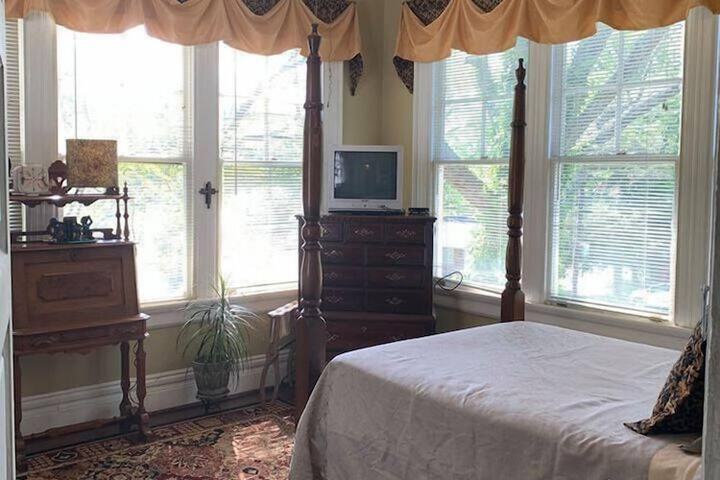 Inn Upon Moon River Plantation