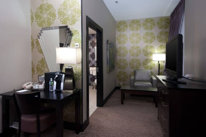 The Giacomo Niagara Falls NY an Ascend Collection Hotel