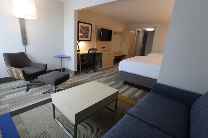 Room 27 of 41