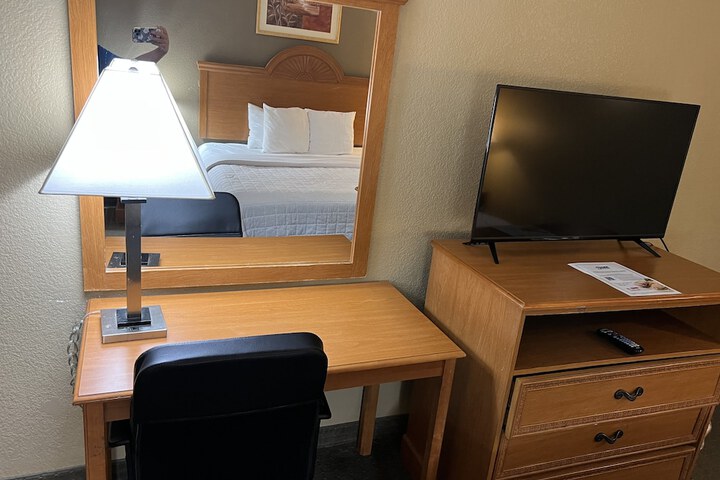 Room 28 of 50