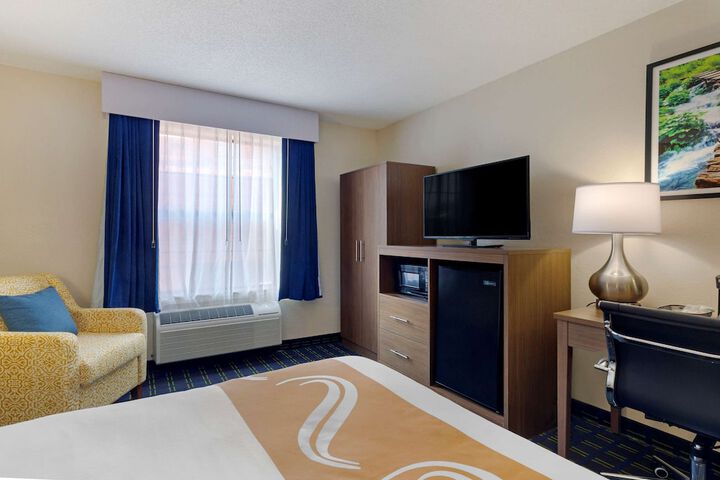 Room 25 of 44