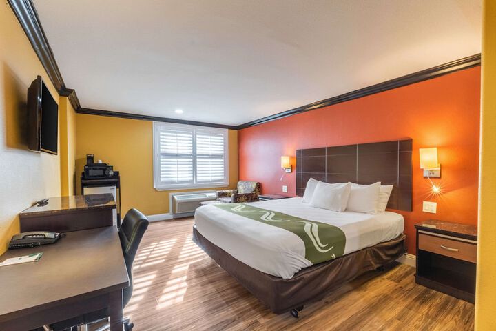 Room 19 of 37
