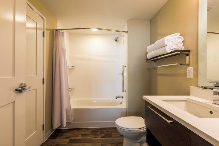 Room 20 of 28