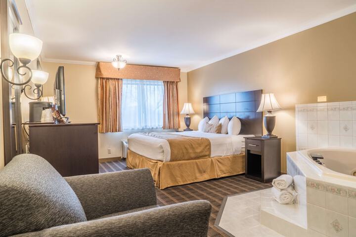 Room 10 of 26