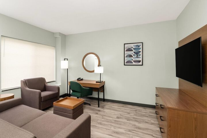 Wingate Suites by Wyndham Mansfield