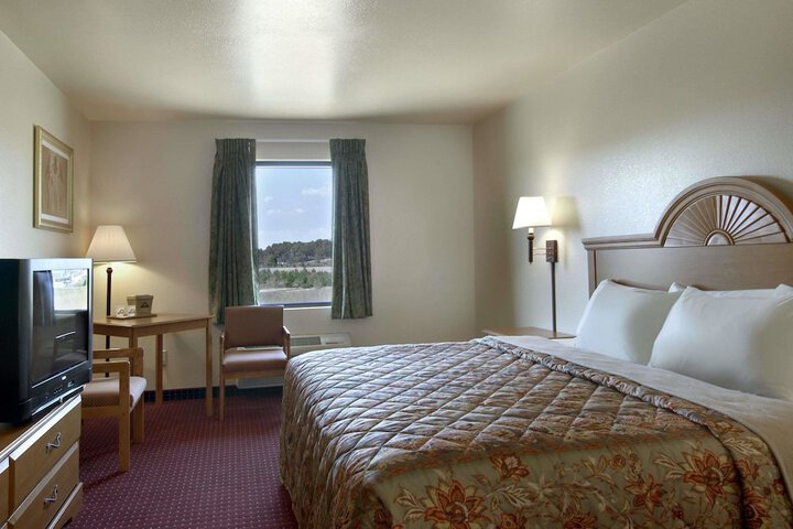 Room 5 of 7