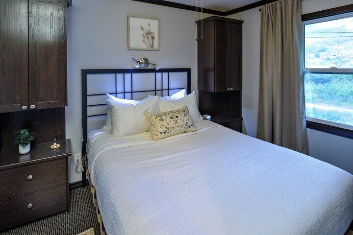 Room 47 of 76
