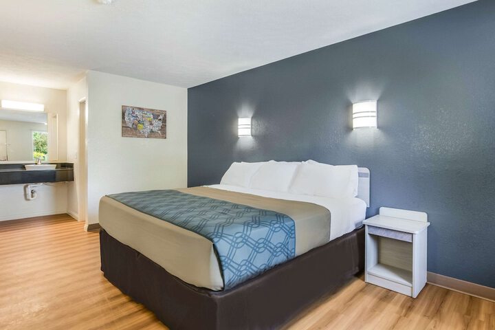 Room 15 of 47