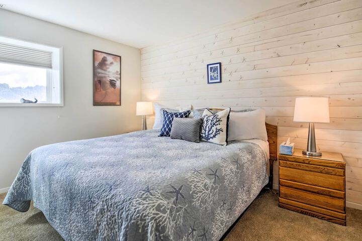 Beachfront Lincoln City Condo-patio & Pool Access!