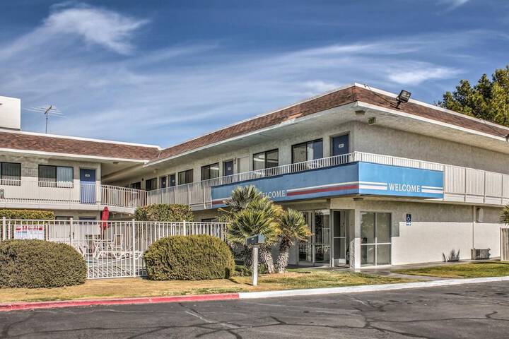 Motel 6 Mojave CA