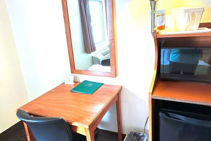 Room 108 of 163