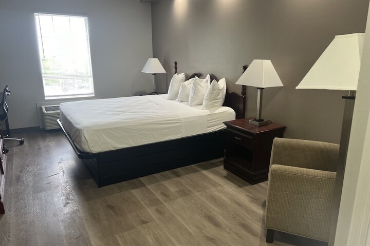 Room 11 of 29