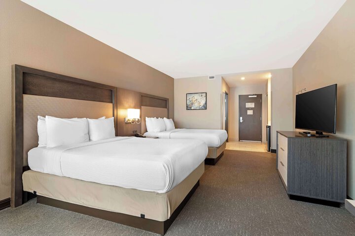 Best Western Plus Executive Residency Rigbys Water World Hotel