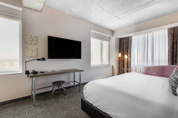 Room 48 of 86