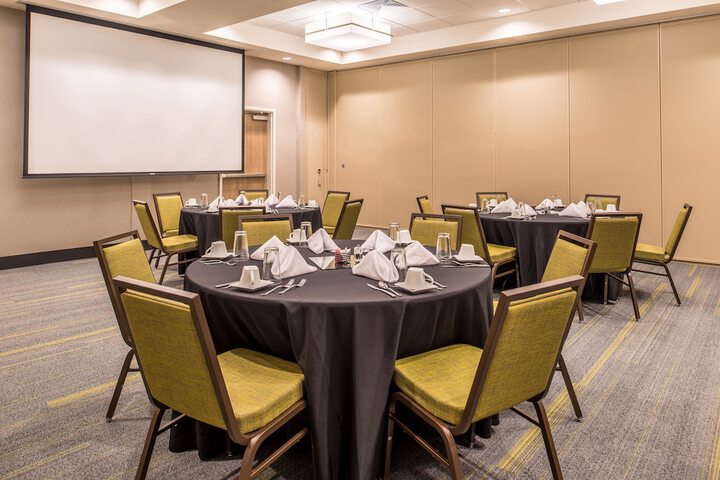 Ballroom/Hall 58 of 61