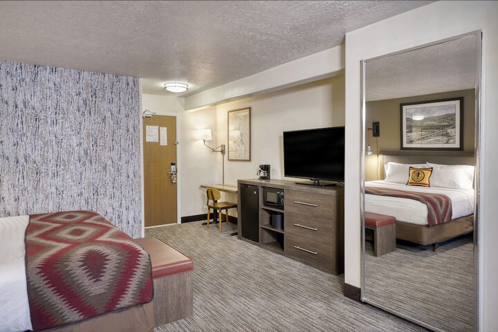 Yellowstone Park Hotel