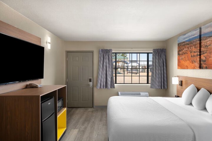 Days Inn by Wyndham Safford AZ