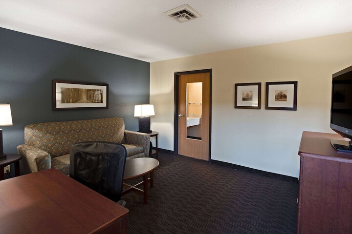 Room 21 of 28