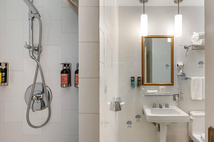 The Fort Garry Hotel Spa and Conference Centre, an Ascend Collection Hotel