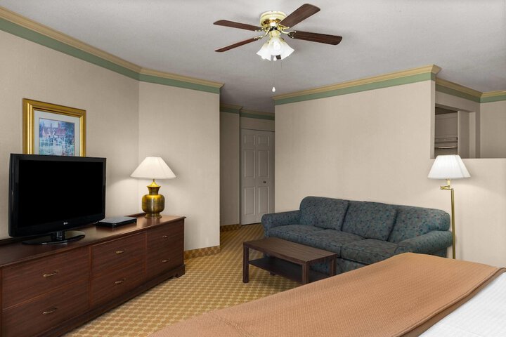 Royal Scot Hotel & Suites Trademark Collection by Wyndham