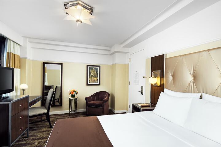 Room 34 of 66