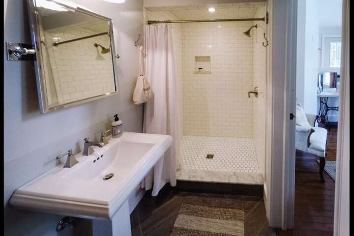 Room 20 of 38