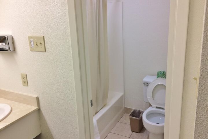 Travel Inn & Suites