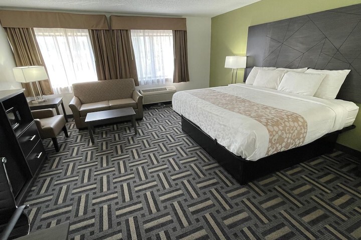 Room 16 of 40