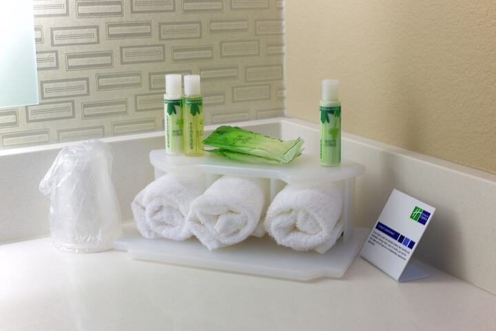 Holiday Inn Express Fargo SW - I-94 Medical Center by IHG