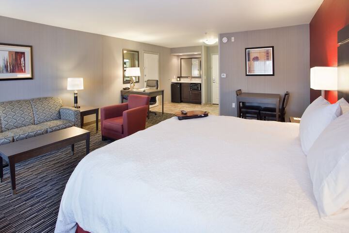 Room 32 of 72