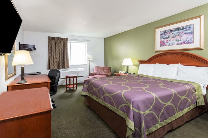 Room 17 of 35
