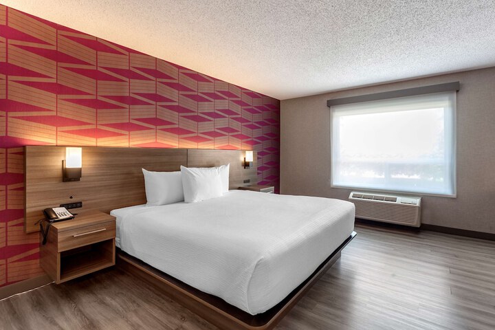 Room 25 of 46