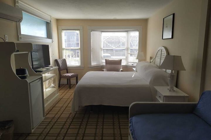 Room 73 of 468