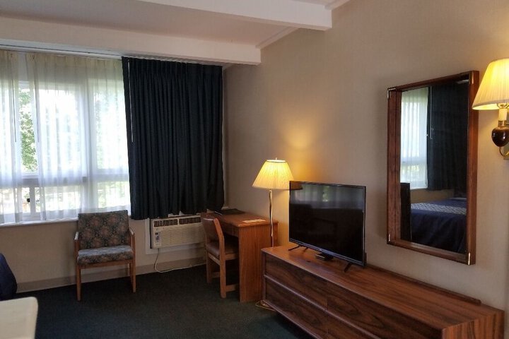 Room 12 of 42