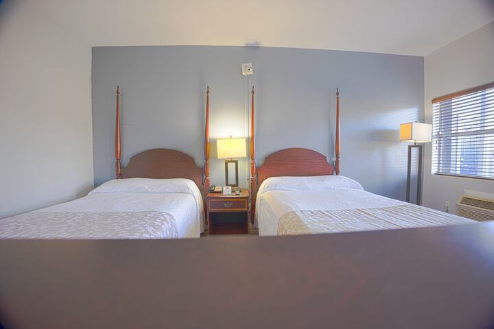 Room 102 of 126