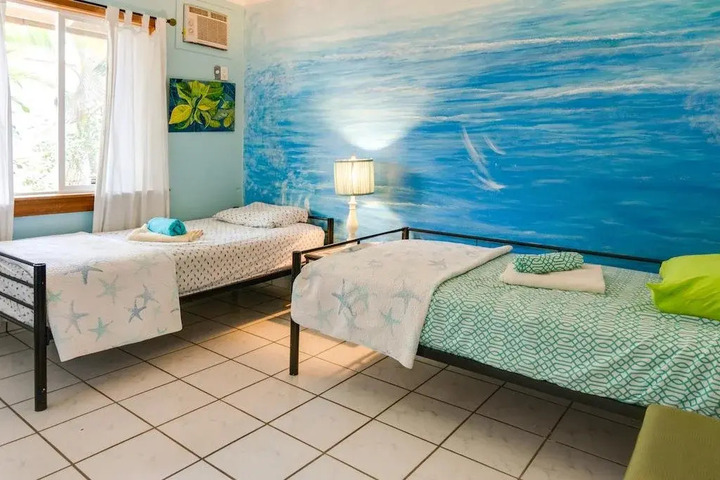 THE LAHAINA BUNGALOW