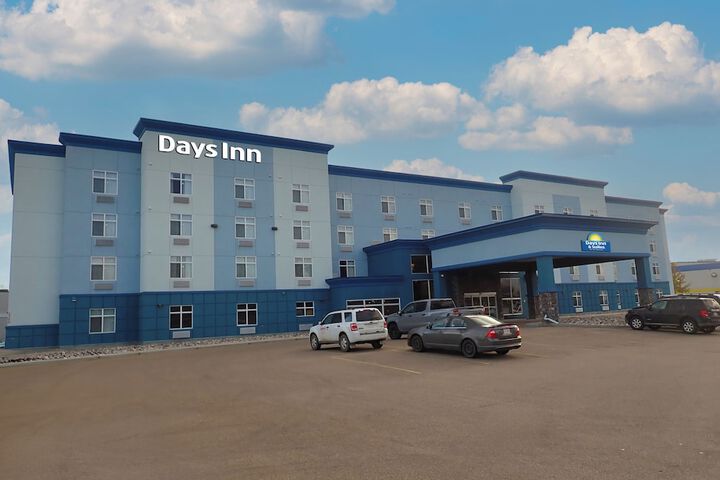 Days Inn & Suites by Wyndham Fort Saskatchewan