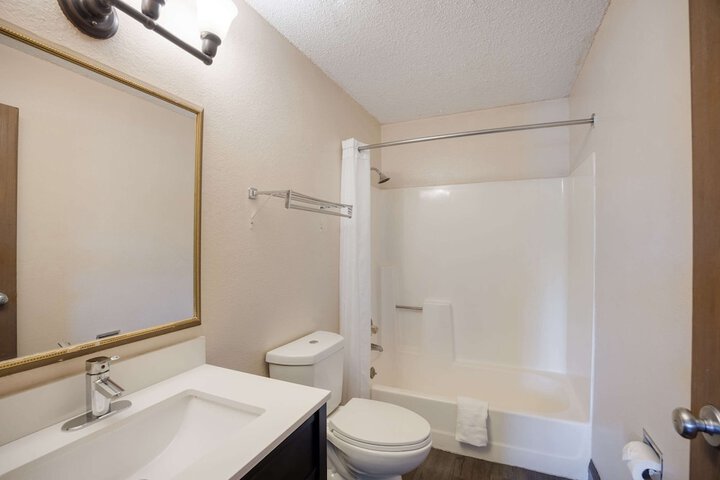 Room 13 of 29