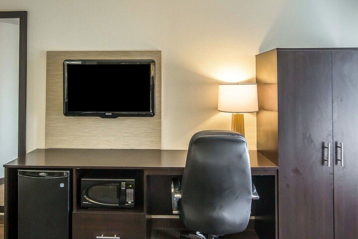 Room 26 of 33