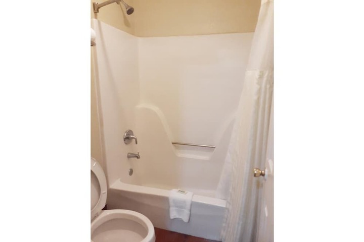 Room 10 of 36