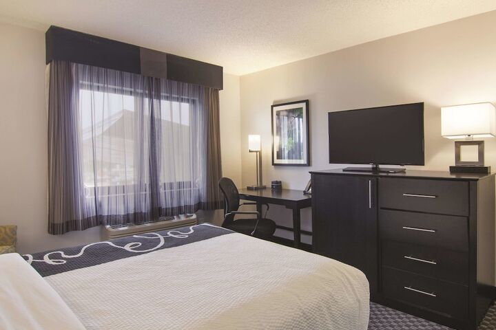 Room 32 of 42